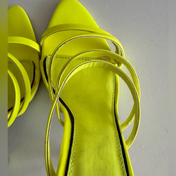 Qupid lime Strappy Heels - Size 7.5 W - Picture 5 of 6